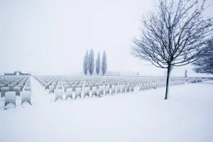 <b class=qtipBold><figcaption>Tyne Cot Cemetery - Ypres</figcaption></b><br>Tyne Cot CWGC (Commonwealth War Graves Commission)<br><em>© Mike St. Maur Sheil / westernfrontphotography.com</em> Tyne Cot Cemetery - Ypres